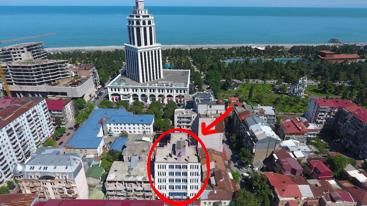 Hotel General Batoemi Buitenkant foto